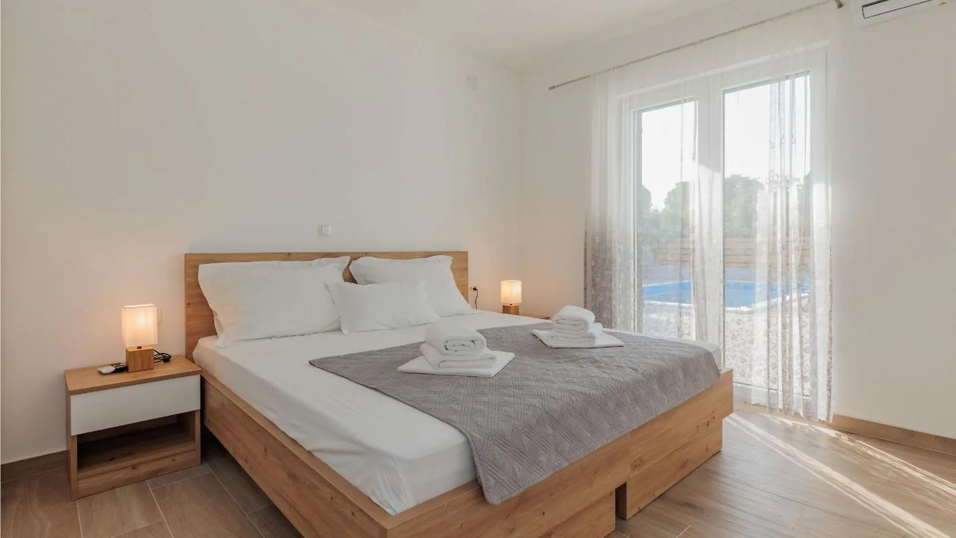 Brand New Villa Mavi With Swimming Pool Drage 0*,